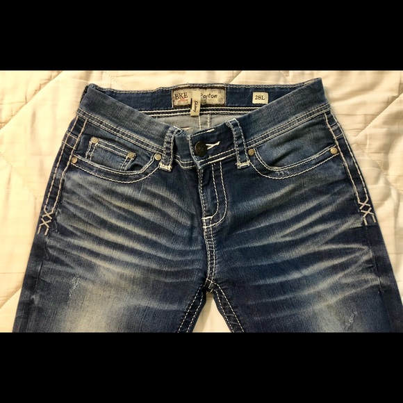 Buckle Jeans - Picture 3 of 5